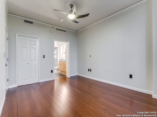 Listing photo id 17 for 1 Towers Park  1803