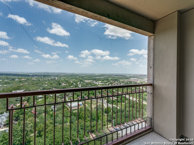 Listing photo id 22 for 1 Towers Park  1803
