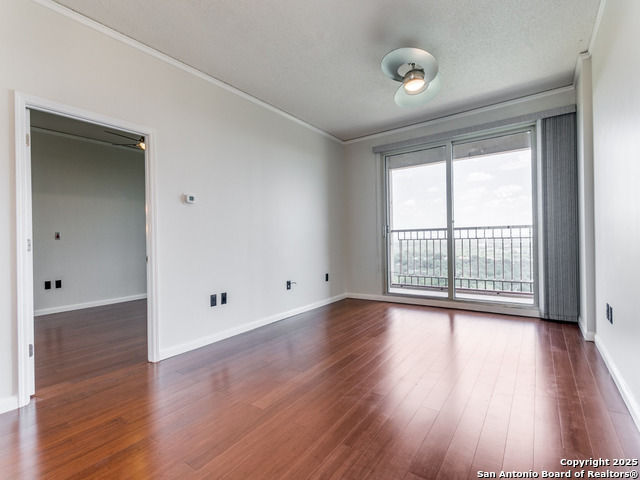 Listing photo id 7 for 1 Towers Park  1803