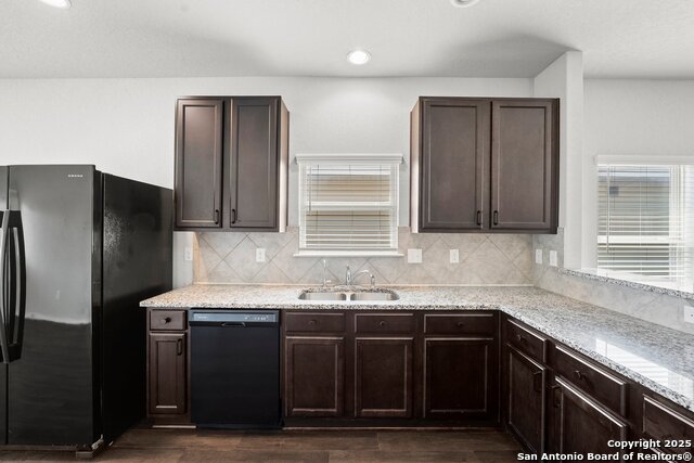 Listing photo id 8 for 7314 Birch Stage