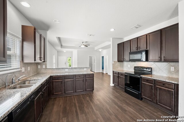 Listing photo id 6 for 7314 Birch Stage