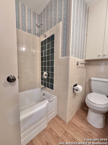Image 15 of 20 For 5303 Charter Oak Dr