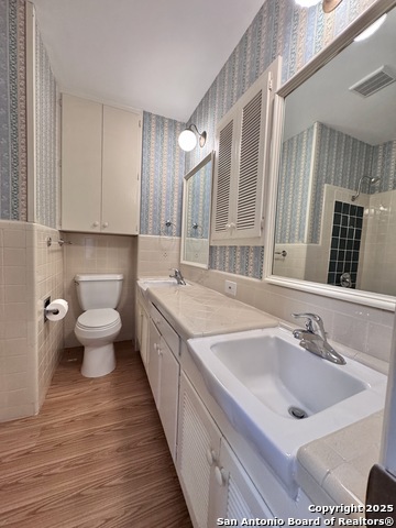 Image 18 of 20 For 5303 Charter Oak Dr