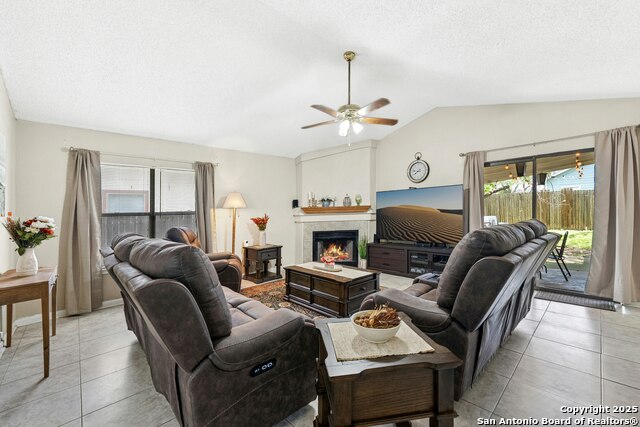 Image 7 of 20 For 9139 Tree Village