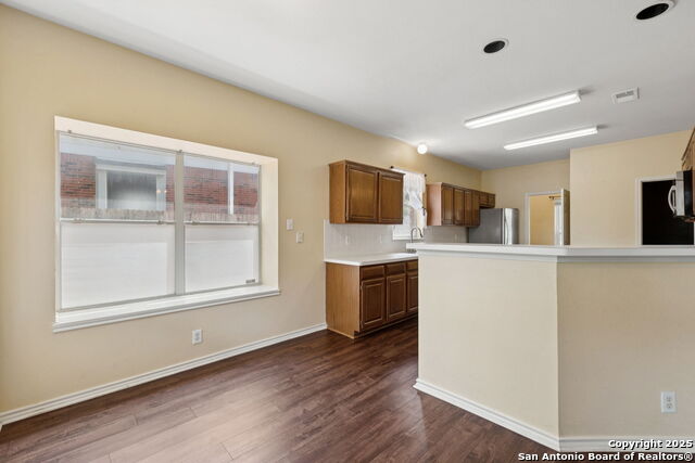 Image 9 of 40 For 106 Baythorne
