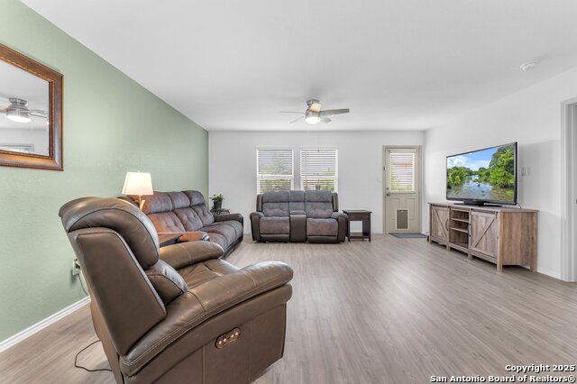 Listing photo id 8 for 6919 Pail Place