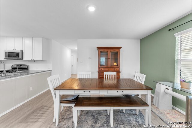 Listing photo id 13 for 6919 Pail Place