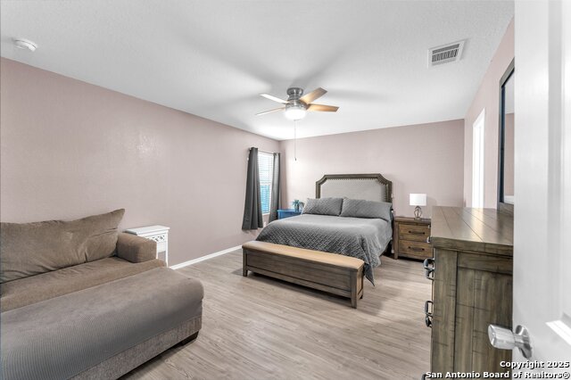 Listing photo id 14 for 6919 Pail Place