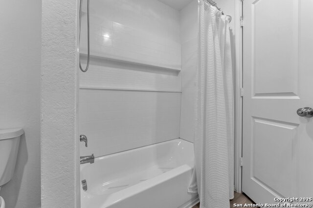 Listing photo id 17 for 6919 Pail Place