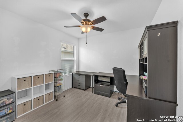 Listing photo id 23 for 6919 Pail Place