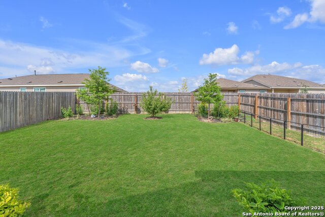 Listing photo id 27 for 6919 Pail Place