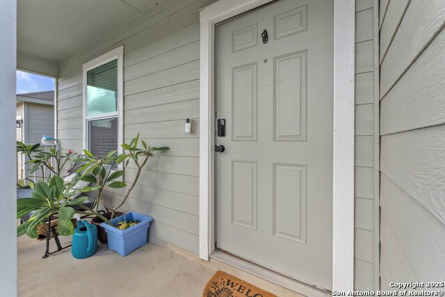 Listing photo id 4 for 6919 Pail Place