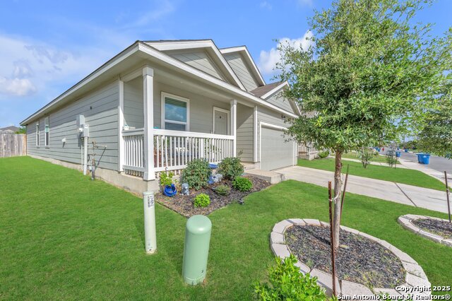 Listing photo id 5 for 6919 Pail Place