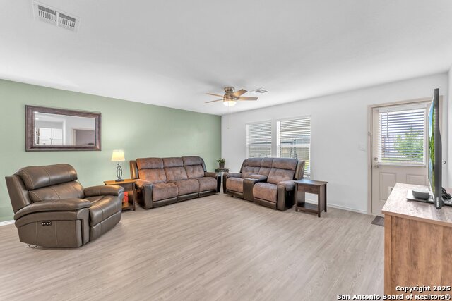 Listing photo id 7 for 6919 Pail Place