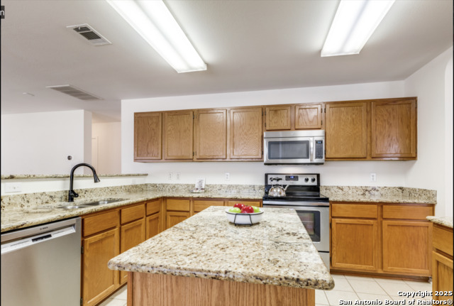 Image 11 of 46 For 11323 Newkirk