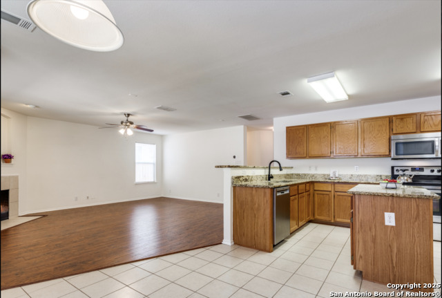 Image 13 of 46 For 11323 Newkirk