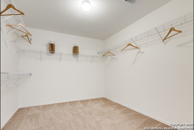 Image 19 of 46 For 11323 Newkirk