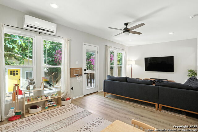 Image 14 of 39 For 619 Olney Dr.