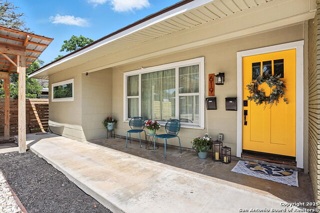 Image 2 of 39 For 619 Olney Dr.