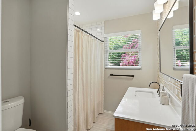 Image 20 of 39 For 619 Olney Dr.