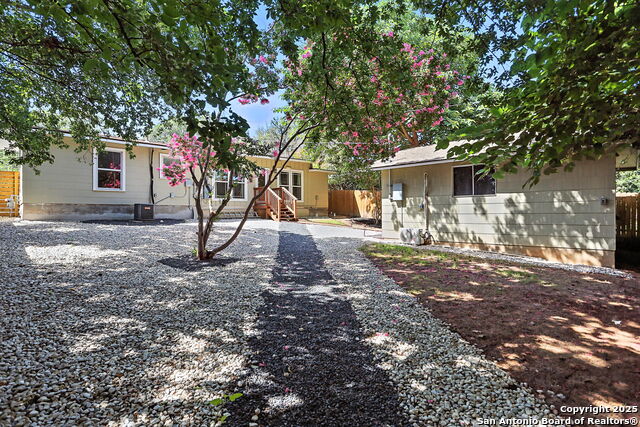Image 22 of 39 For 619 Olney Dr.