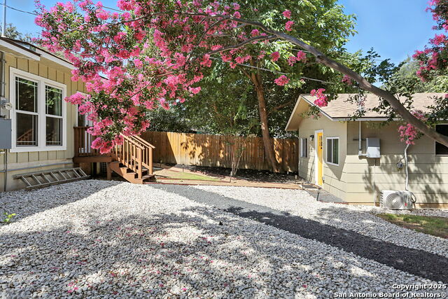 Image 23 of 39 For 619 Olney Dr.