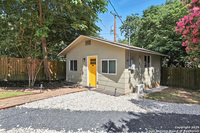 Image 25 of 39 For 619 Olney Dr.
