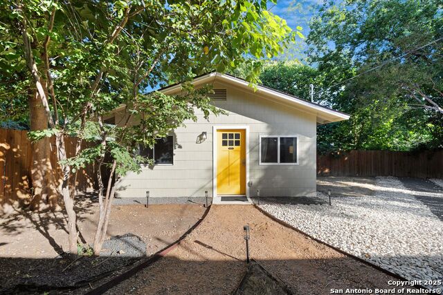 Image 26 of 39 For 619 Olney Dr.