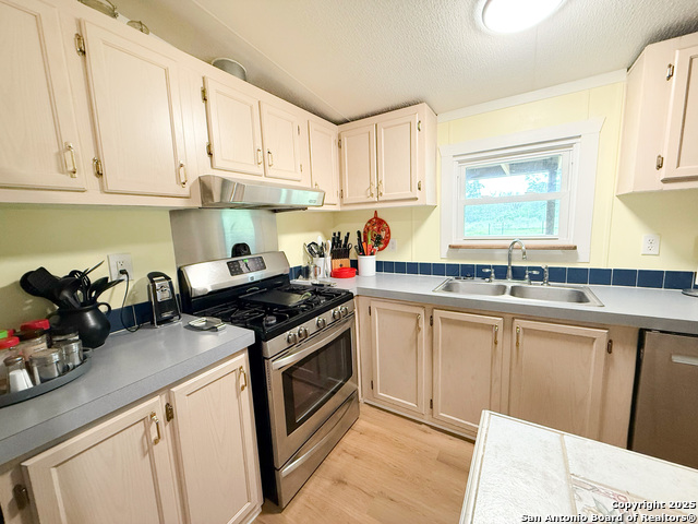 Image 16 of 45 For 227 River Bluff
