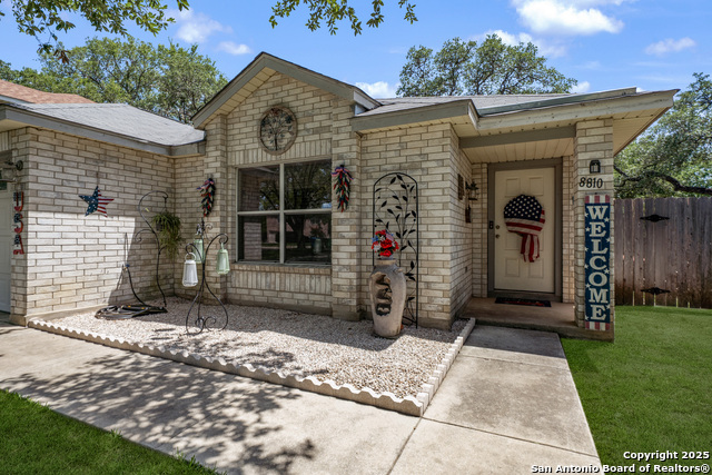 Listing photo id 3 for 8810 Sebec Cir