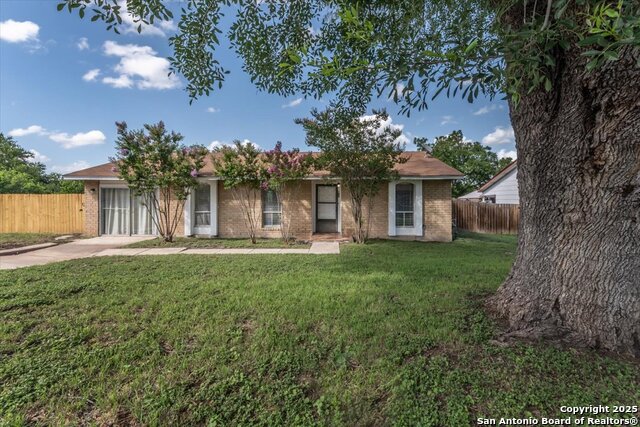 Details for 142 Meadow  , Converse, TX 78109