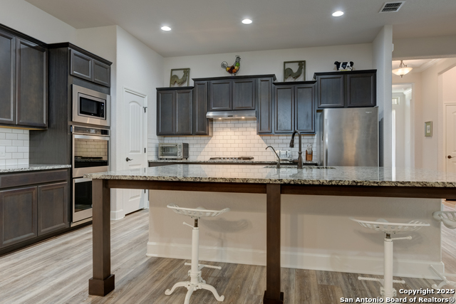 Listing photo id 8 for 28914 Throssel