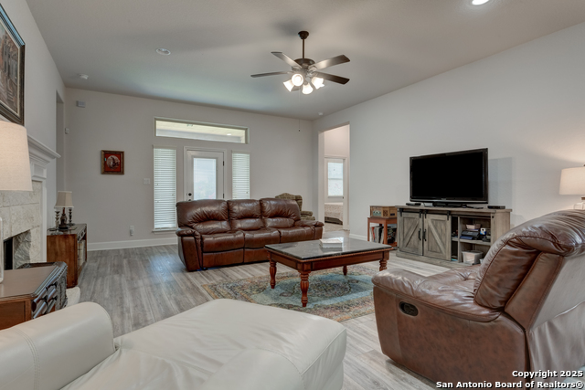 Listing photo id 14 for 28914 Throssel