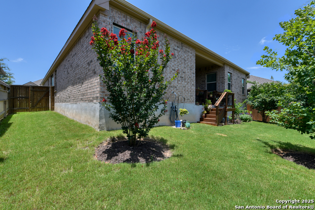 Listing photo id 29 for 28914 Throssel
