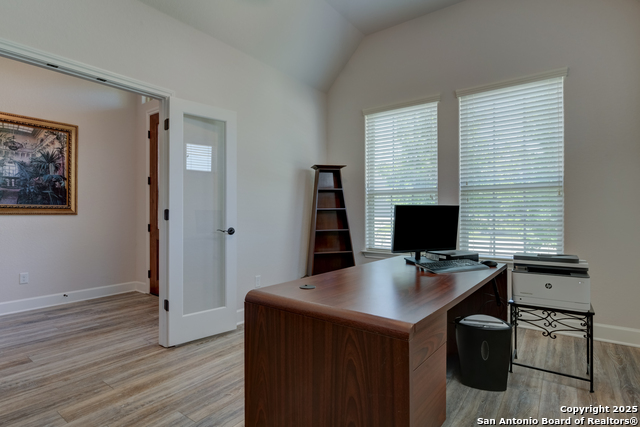 Listing photo id 2 for 28914 Throssel