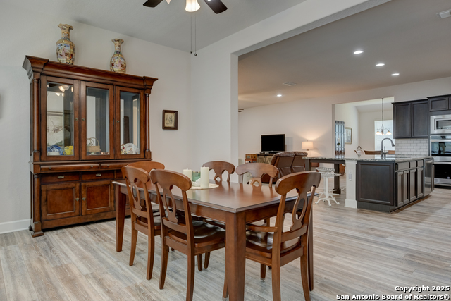 Listing photo id 5 for 28914 Throssel