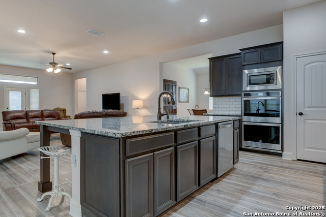 Listing photo id 7 for 28914 Throssel