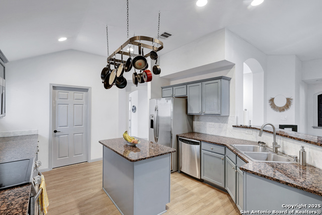 Image 16 of 32 For 9815 Lockberry