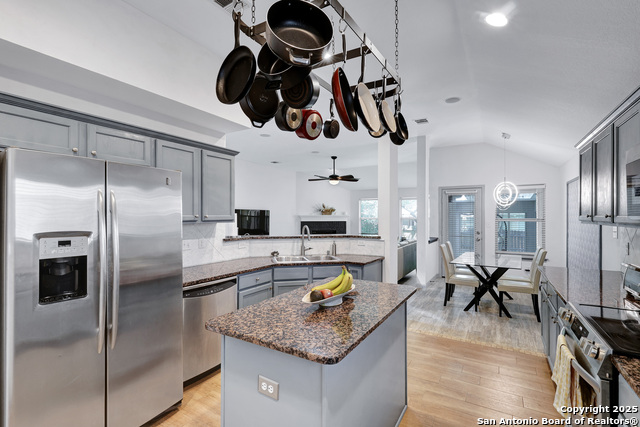 Image 17 of 32 For 9815 Lockberry