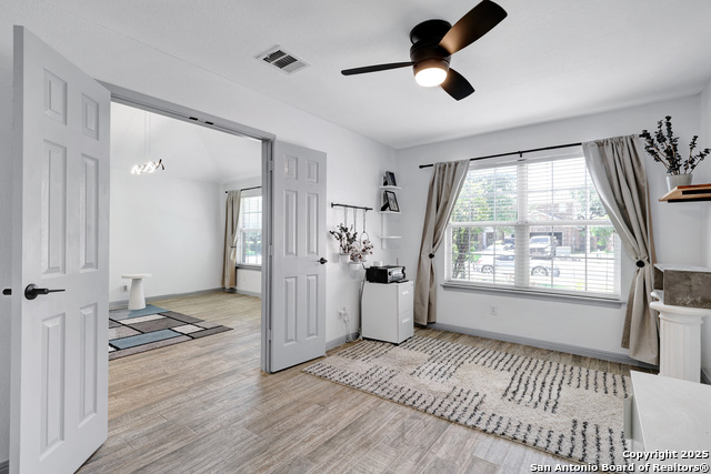 Image 6 of 32 For 9815 Lockberry