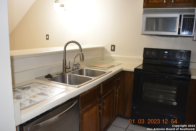 Image 17 of 21 For 4107 Medical Dr  8204