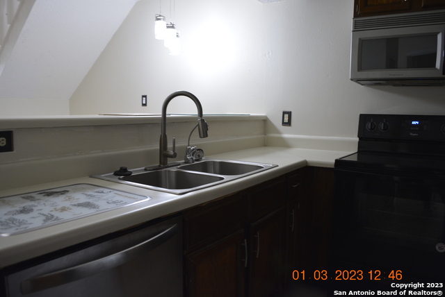Image 6 of 21 For 4107 Medical Dr  8204