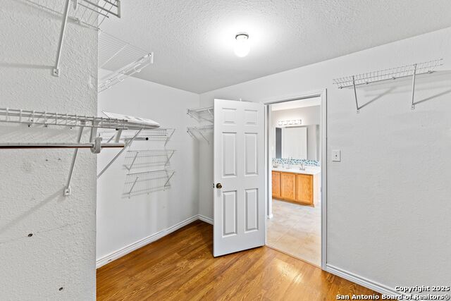 Image 21 of 40 For 108 Willow Way S