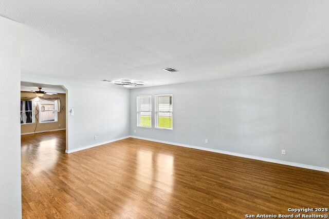 Image 3 of 40 For 108 Willow Way S