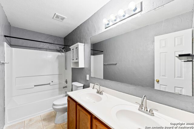 Image 32 of 40 For 108 Willow Way S
