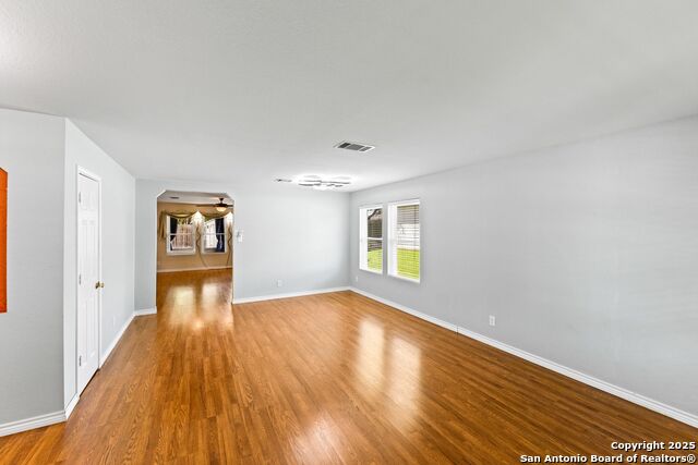 Image 4 of 40 For 108 Willow Way S
