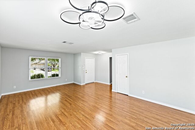 Image 5 of 40 For 108 Willow Way S