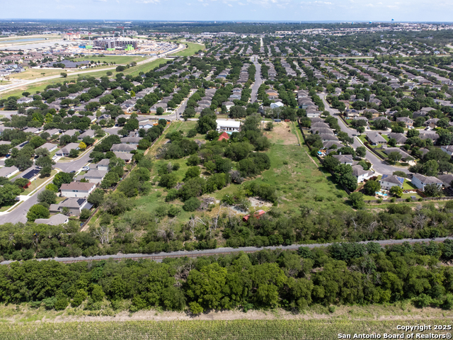 Listing photo id 8 for 16315 Lookout