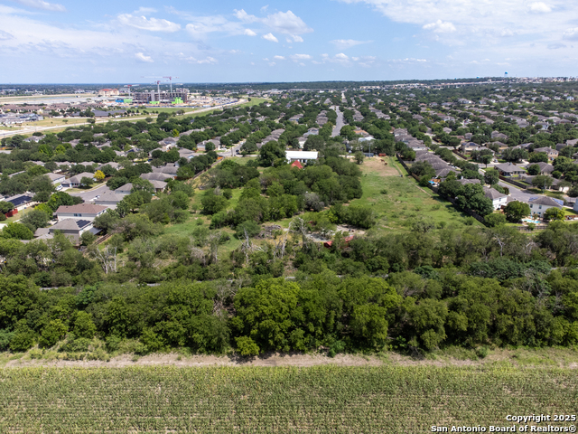 Listing photo id 9 for 16315 Lookout