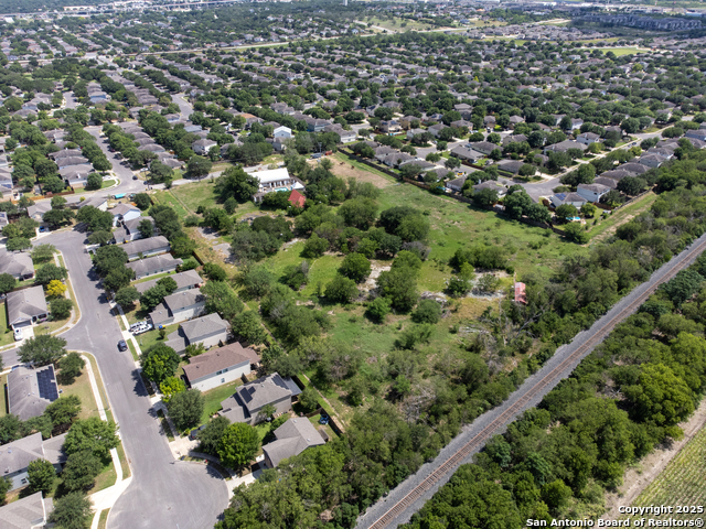 Listing photo id 10 for 16315 Lookout